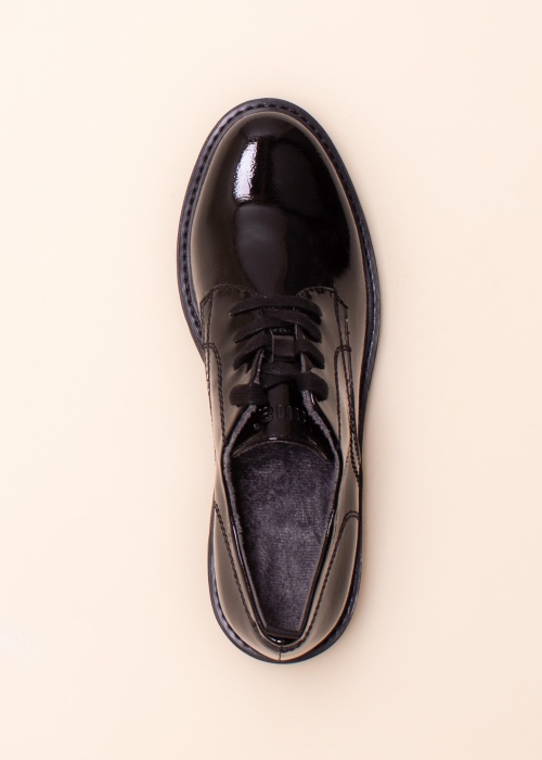 Jana uždari bateliai