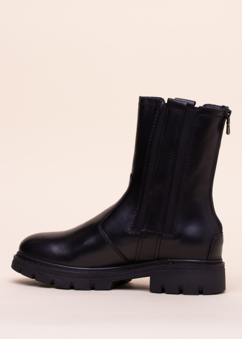 NeroGiardini aulinukai