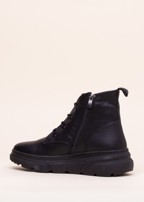 Molly Bessa aulinukai