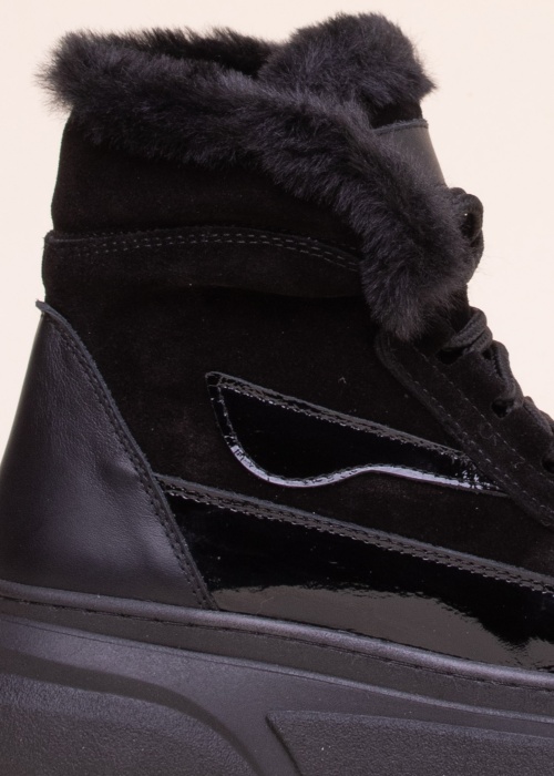 Molly Bessa aulinukai