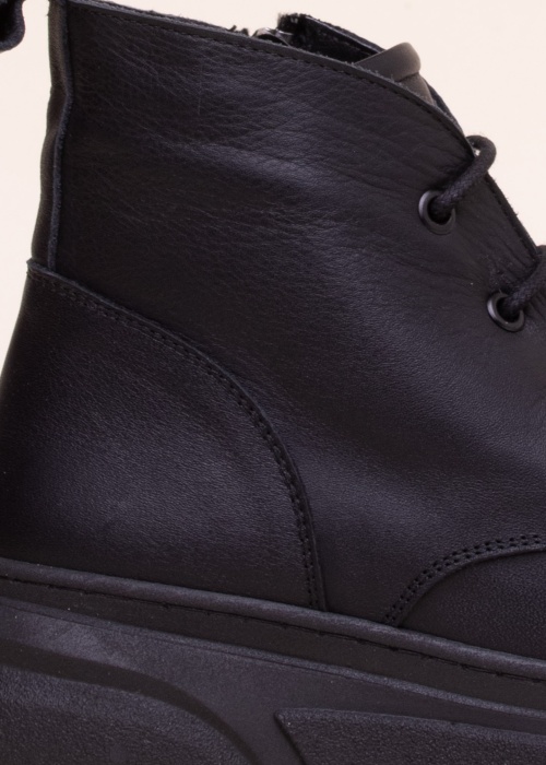 Molly Bessa aulinukai