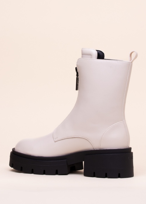 Guess aulinukai Leila