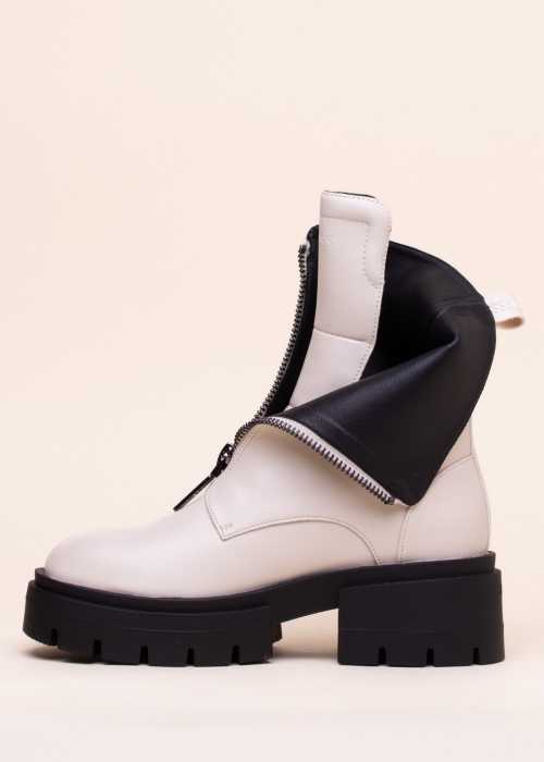 Guess aulinukai Leila