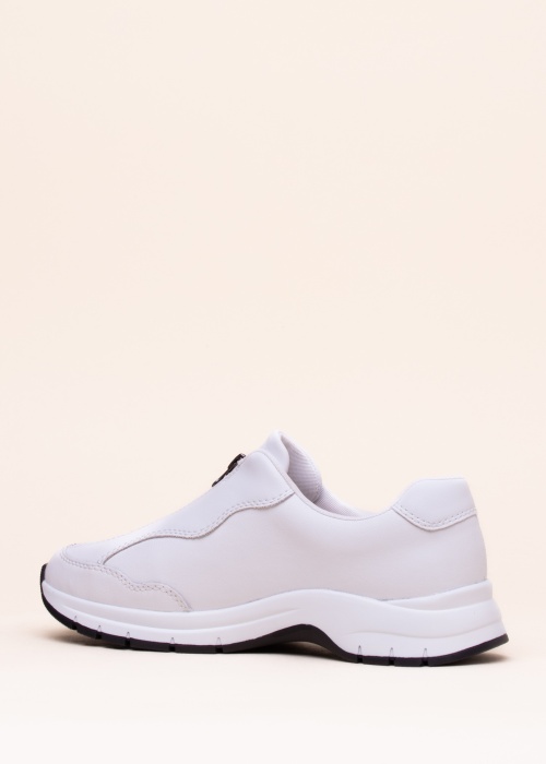 Remonte laisvalaikio bateliai