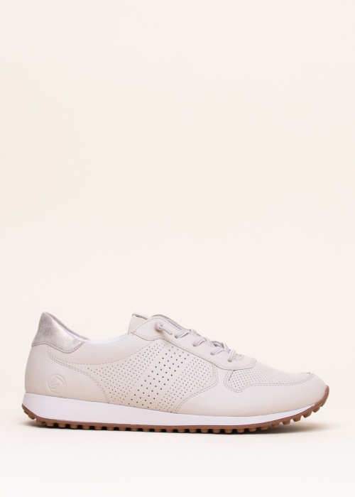 Remonte laisvalaikio bateliai