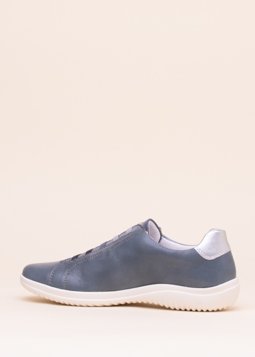 Remonte laisvalaikio bateliai