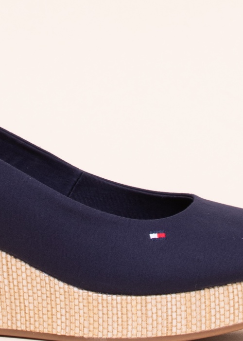 Tommy Hilfiger bateliai