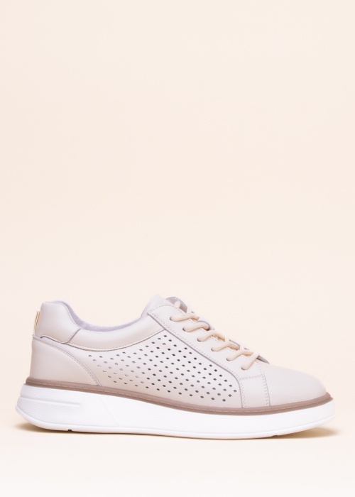 Loretta Vitale laisvalaikio bateliai