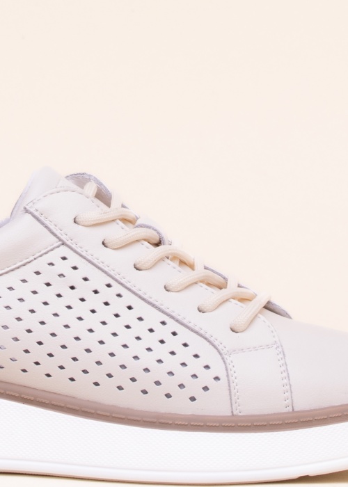 Loretta Vitale laisvalaikio bateliai