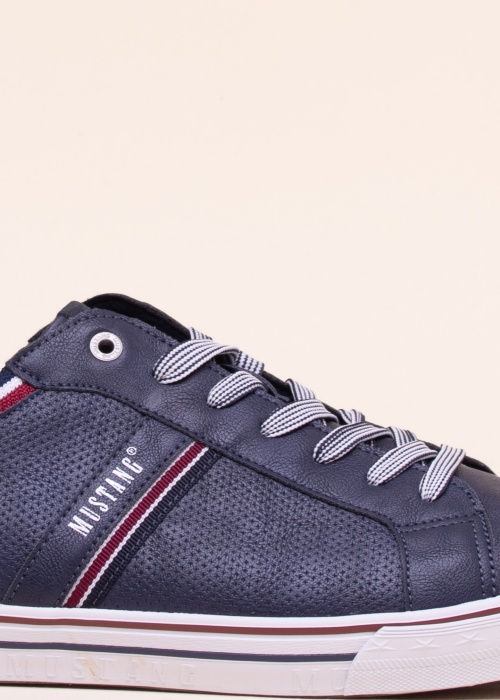 Mustang laisvalaikio batai