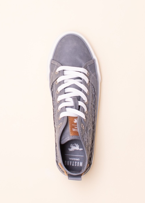 Mustang laisvalaikio batai