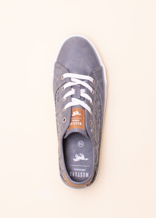 Mustang laisvalaikio batai