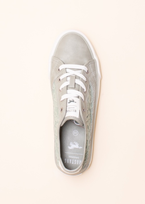 Mustang laisvalaikio batai