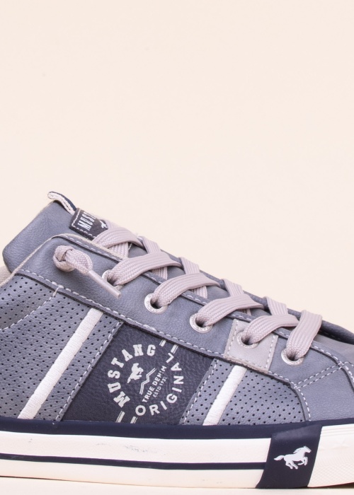 Mustang laisvalaikio batai