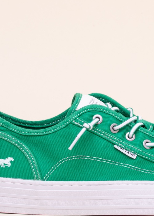 Mustang laisvalaikio batai