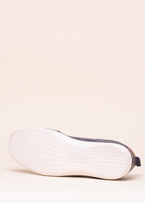 Bugatti laisvalaikio bateliai Bimini