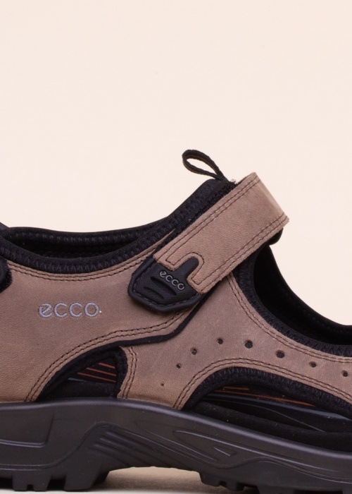 Ecco sandalai