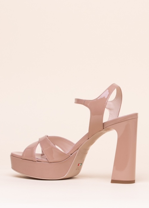 NeroGiardini basutės Latene