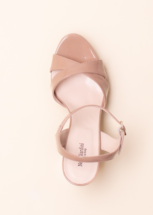 NeroGiardini basutės Latene