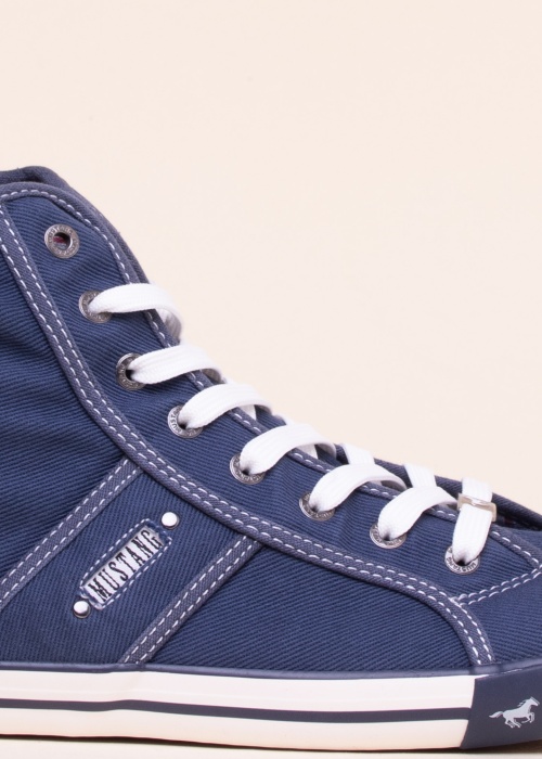 Mustang laisvalaikio batai