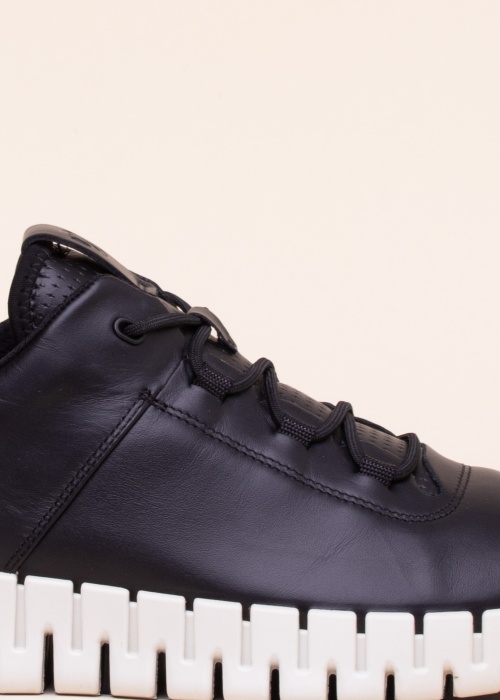 Ecco laisvalaikio bateliai