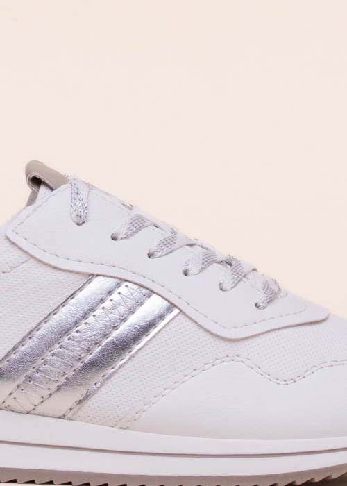 Jana laisvalaikio bateliai