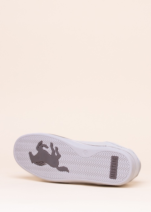 Mustang laisvalaikio batai