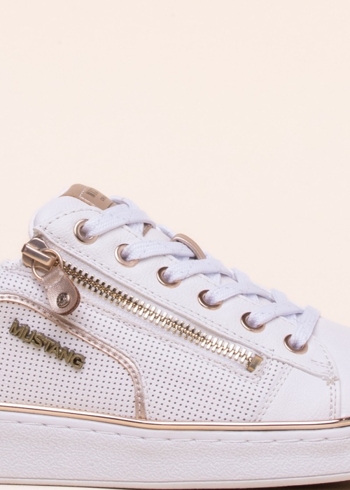 Mustang laisvalaikio batai