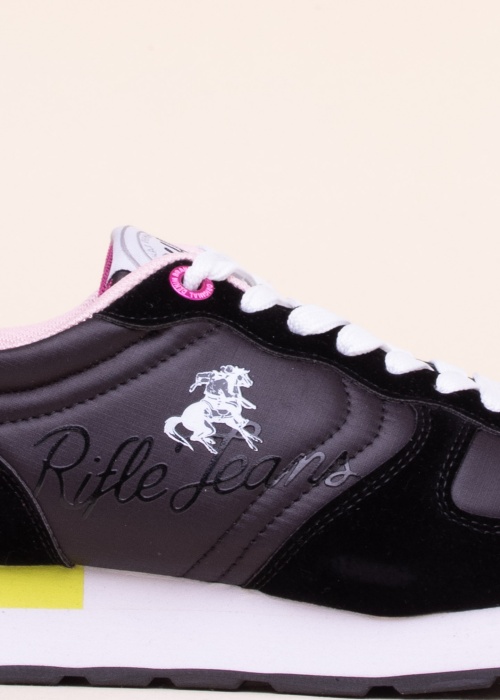 Rifle laisvalaikio bateliai Sonny