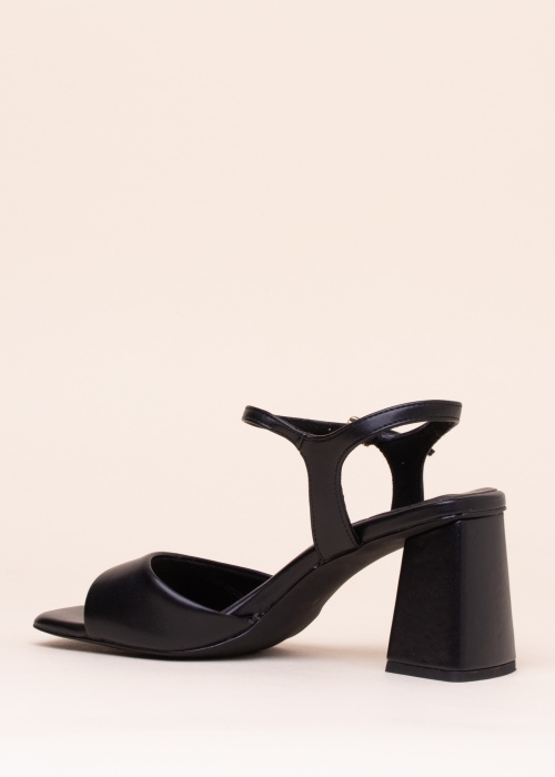 Marco Tozzi bateliai