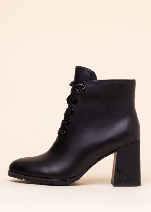 Loretta Vitale aulinukai