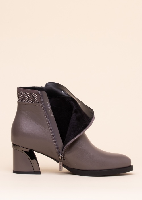 Loretta Vitale aulinukai