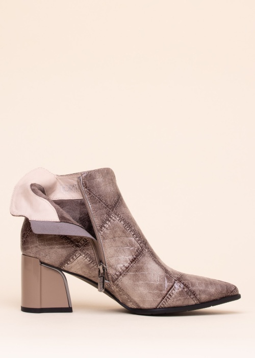 Loretta Vitale aulinukai