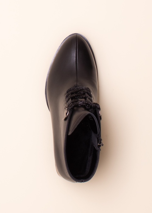 Loretta Vitale aulinukai