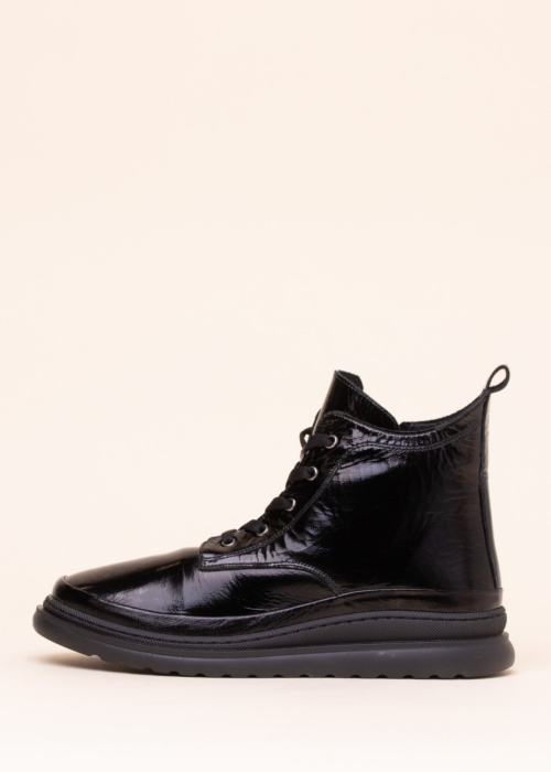 Molly Bessa aulinukai