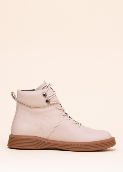 Molly Bessa aulinukai