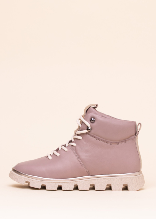 Molly Bessa aulinukai