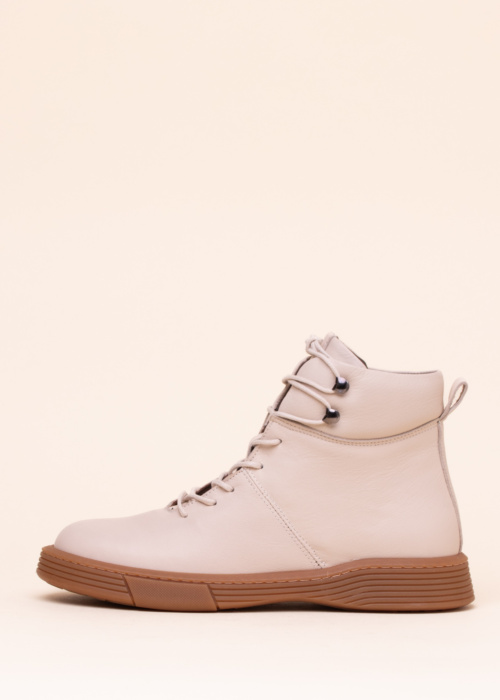 Molly Bessa aulinukai