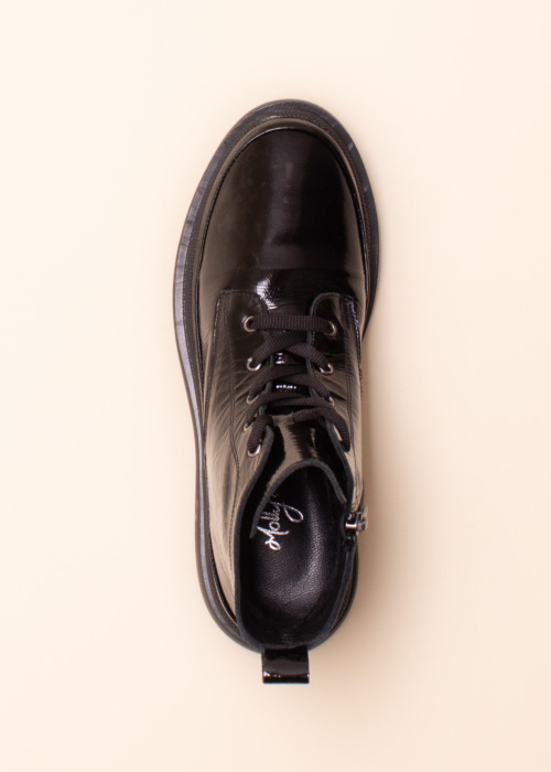 Molly Bessa aulinukai