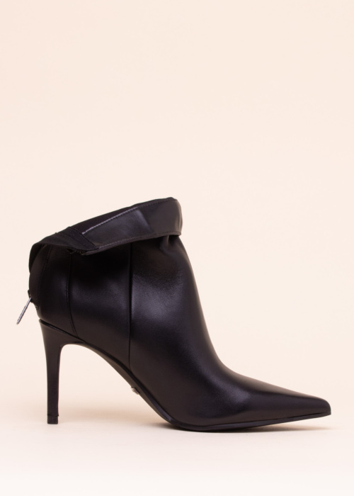 Guess aulinukai Feyly