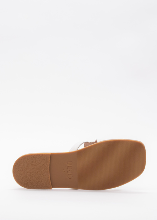 Liu-Jo bateliai Saba 11