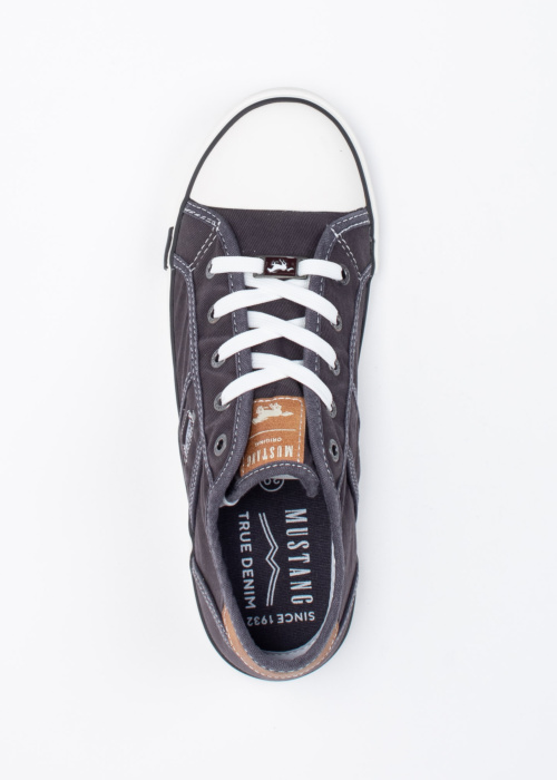 Mustang laisvalaikio batai