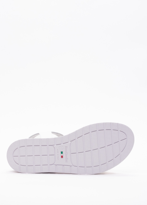 NeroGiardini bateliai