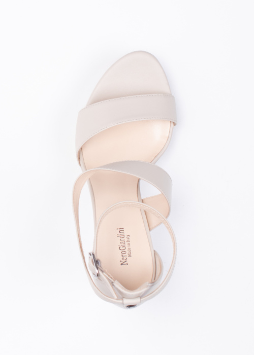 NeroGiardini basutės