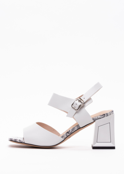 Loretta Vitale bateliai