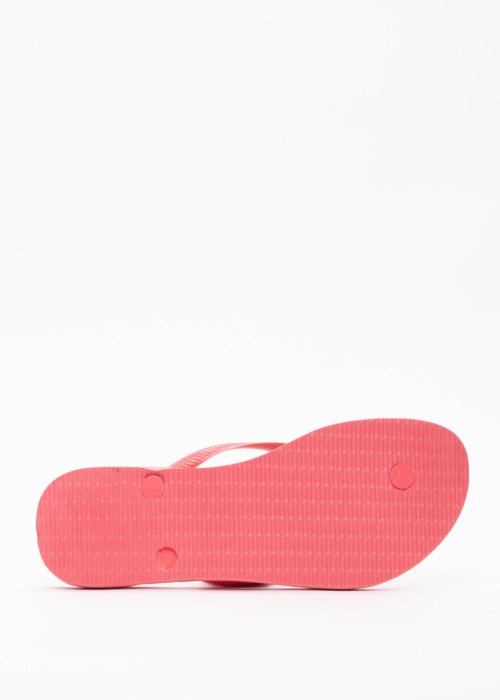 Havaianas šlepetės per pirštą