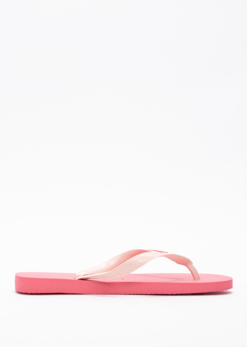 Havaianas šlepetės per pirštą