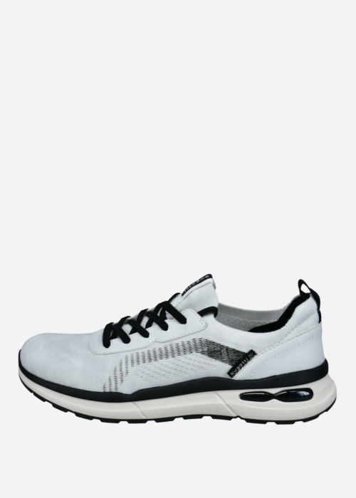 Bugatti laisvalaikio bateliai Sandar