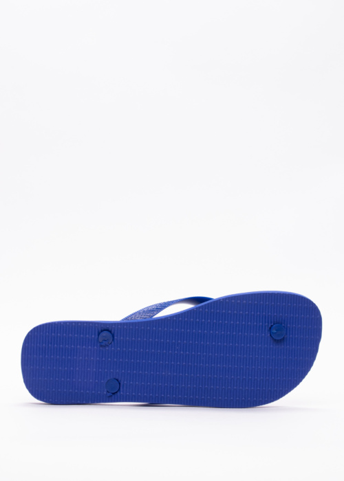 Havaianas šlepetės per pirštą