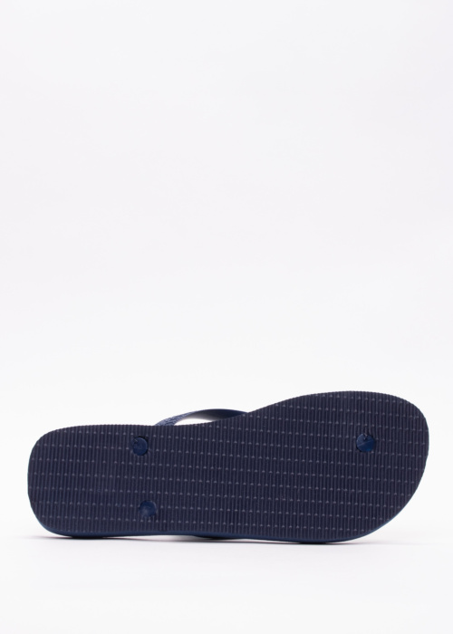 Havaianas šlepetės per pirštą